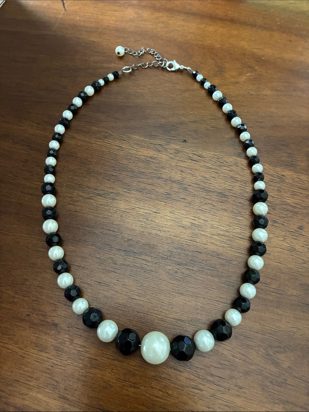 Black and White Faux Pearl Necklace